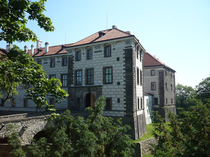 Zamek_Nelahozeves